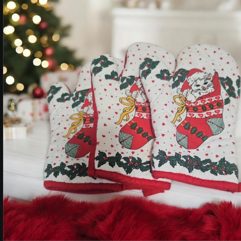 Christmas Pot Holders Red White Green Set Of 3 CAT Theme